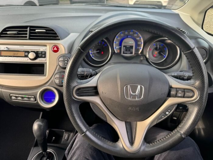 Honda jazz 1.4 hybrid 2013 - Image 14